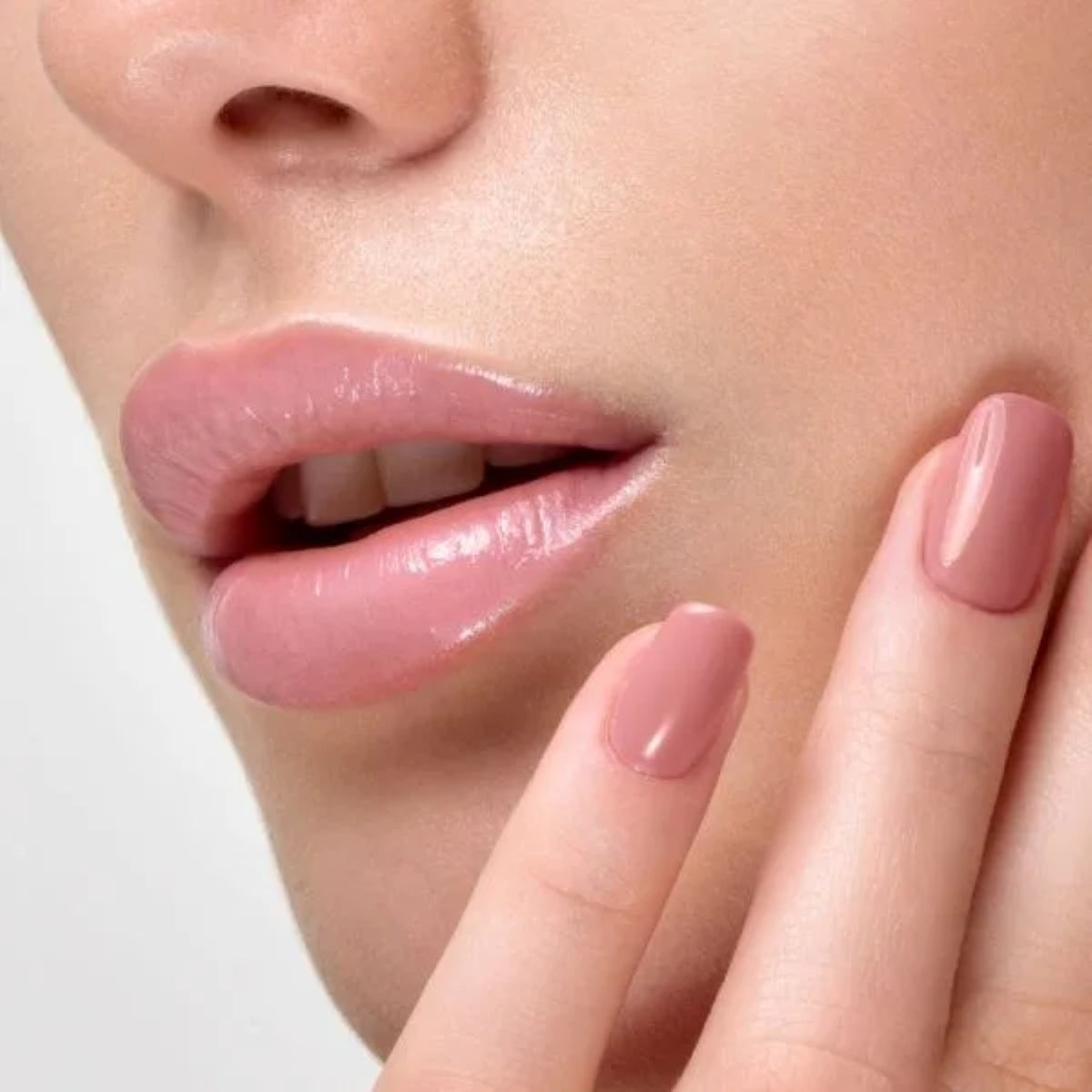 Famous Names Glaze Peptide Lip Treatment - Perfect Pink Vanilla 11,3g